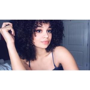 Meet your Posher, Monica